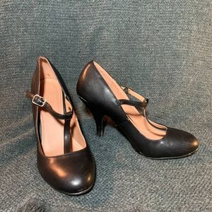 4" T strap heels